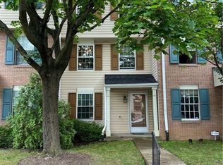 3262 Ward St, Pittsburgh, PA 15213