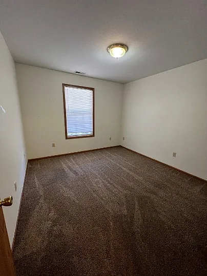 1002 Juniper Ct #B — Photo 5