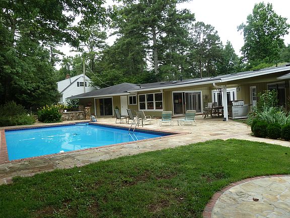 4th image of 517 Heyward Cir