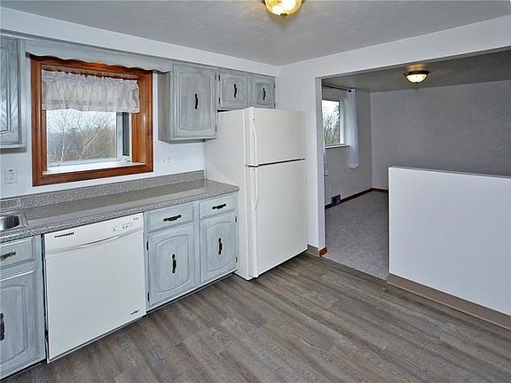 3rd image of 10540 Primrose Dr
