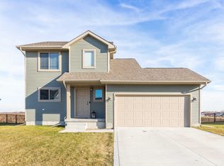 504 Meadow Brook Pl, Huxley, IA 50124