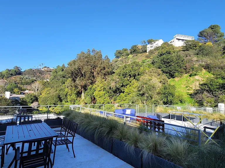 862 Moraga Dr. — Photo 18