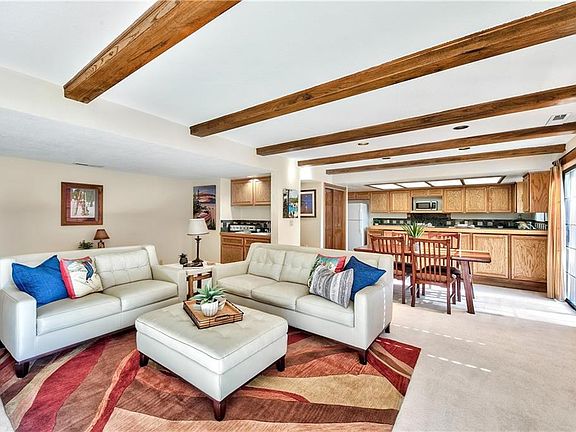 4th image of 875 Southwood Blvd #1