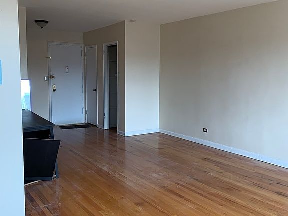 4th image of 2407 Morris Ave #7H