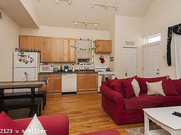 2nd image of 2123 W Schiller St #124