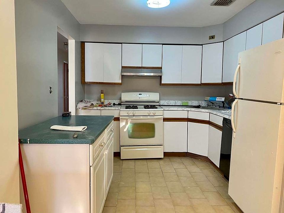 1st image of 32-21 55th St #2
