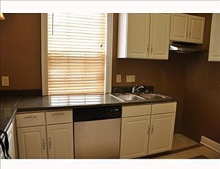 4th image of 2626 Louisiana Ave