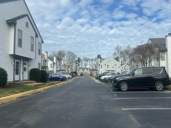 4th image of 724 Gemstone Ln