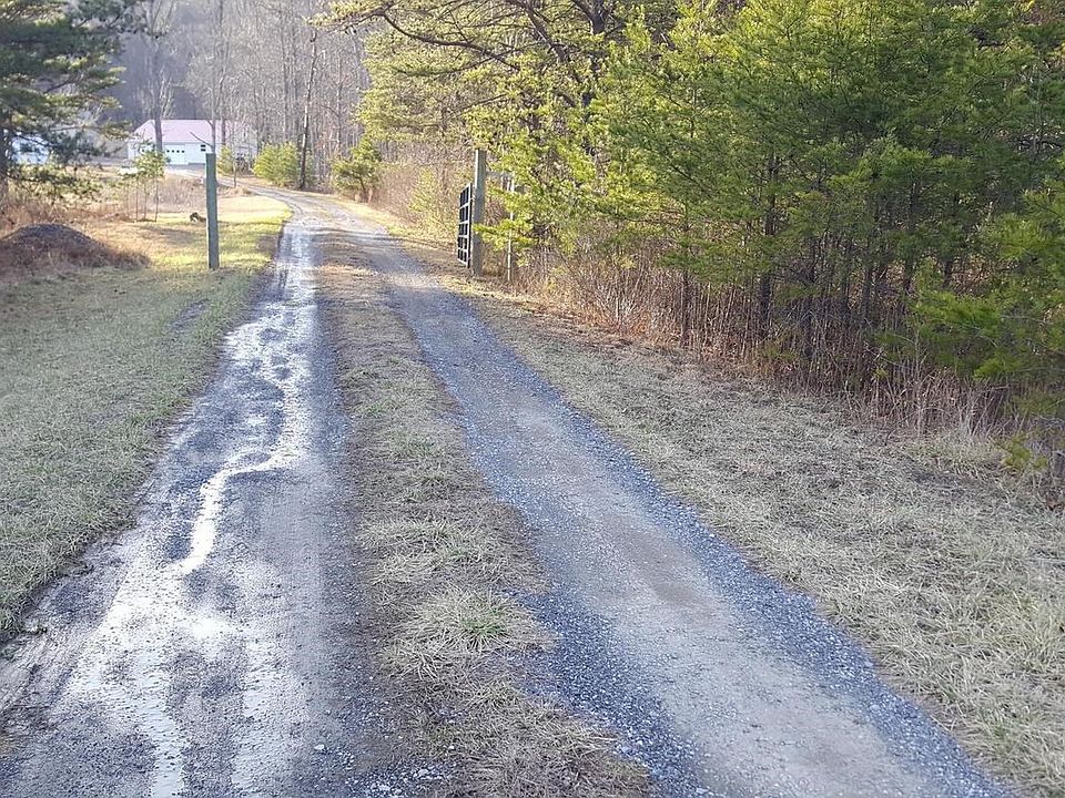 2nd image of 7194 Valley Rd