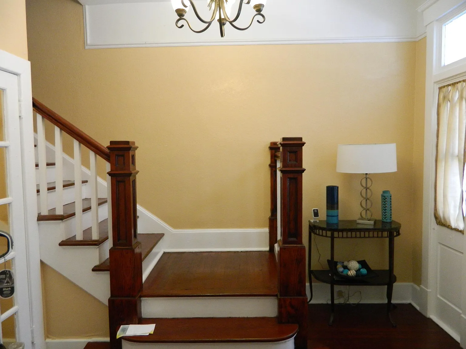 3 bed, 2350 sqft, $3,300 — Photo 4