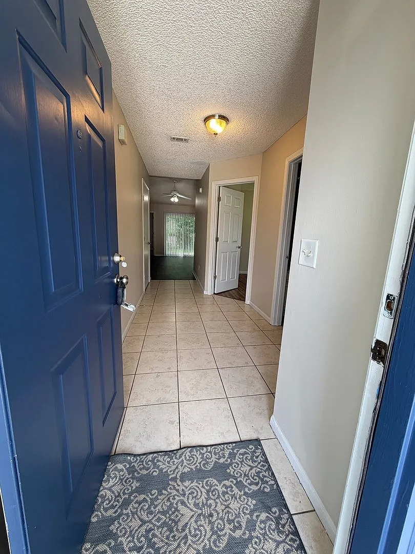 W. 101 Talbot Ct — Photo 3