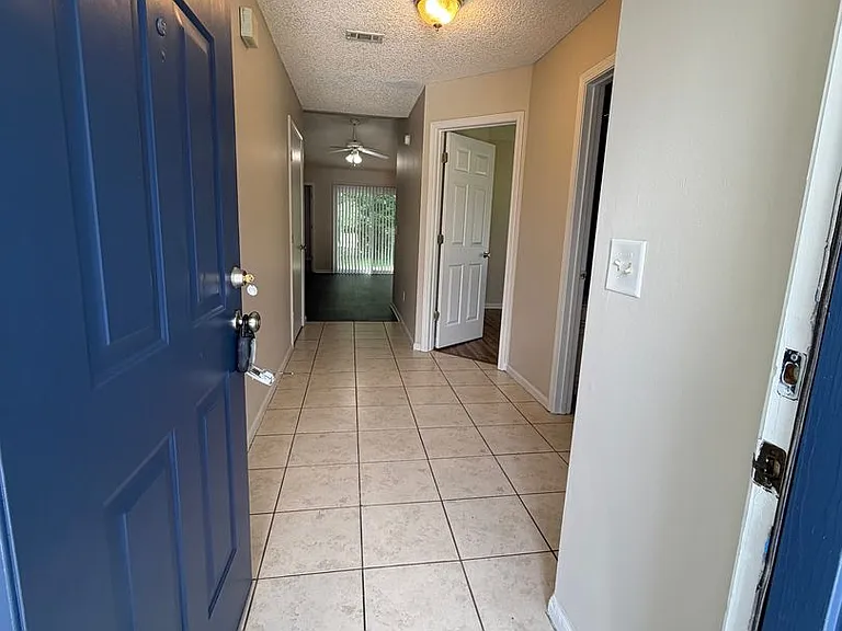 101 Talbot Ct — Photo 3
