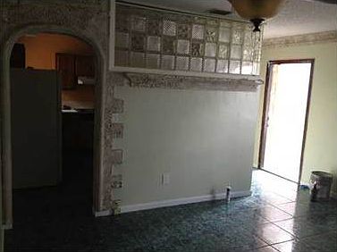 5th image of 1091 NW 195th St