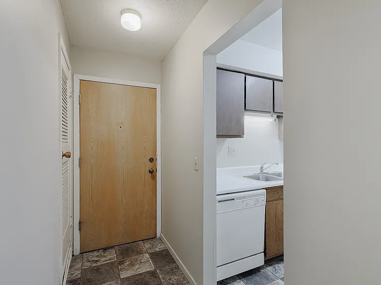 2901 N 56th St — Photo 36