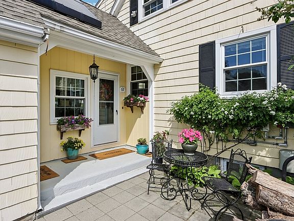 2nd image of 62 Charme Rd