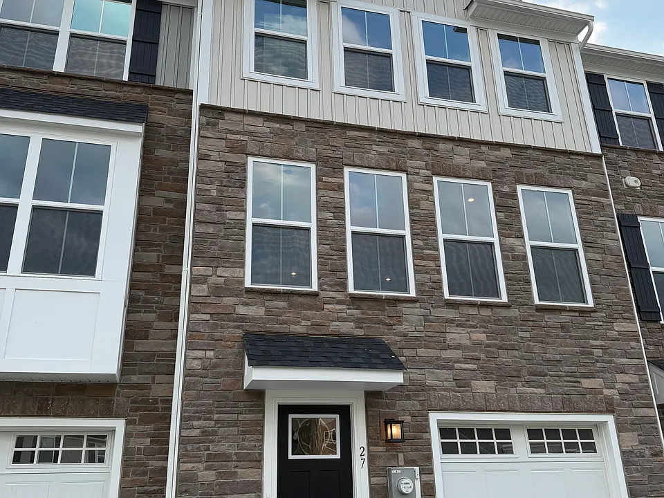 27 Foxwood Dr