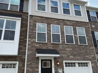 27 Foxwood Dr, Hainesport, NJ 08036