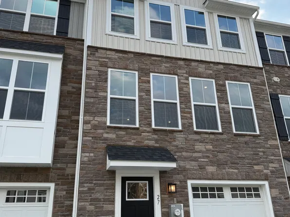 27 Foxwood Dr, Hainesport, NJ 08036
