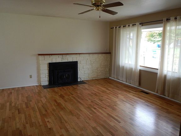 3rd image of 4105 Armstrong Ave SE