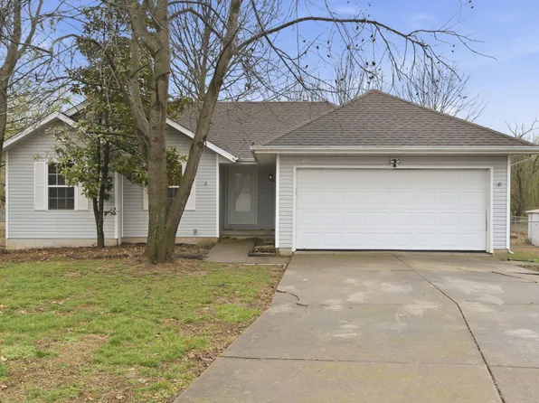 103 Arrowhead Road, Willard, MO 65781