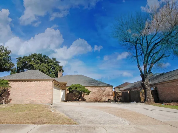 12802 Newbrook Dr, Houston, TX 77072