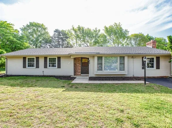 825 Barkley Dr, Fredericksburg, VA 22407