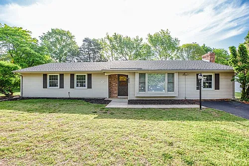 825 Barkley Dr Photo 1