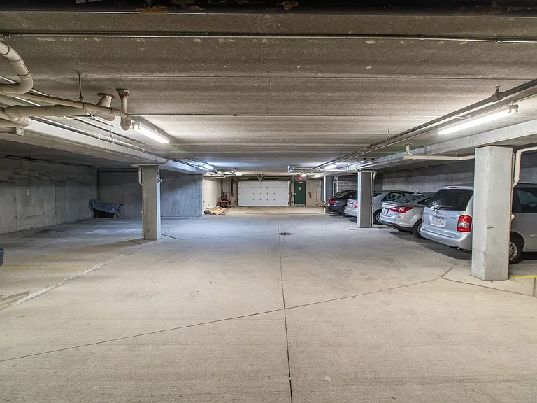 1085 Jaystone Ter — Photo 29