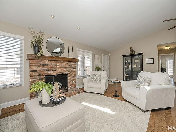 5th image of 15644 Hedgeford Ct