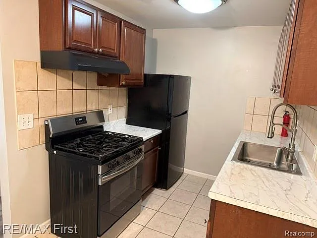 2 bed, 1.0 bath, 851 sqft, $1,300 — Photo 4