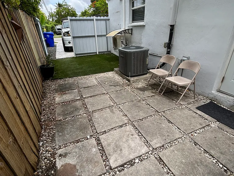 570 SW 45th Ave #2 — Photo 11