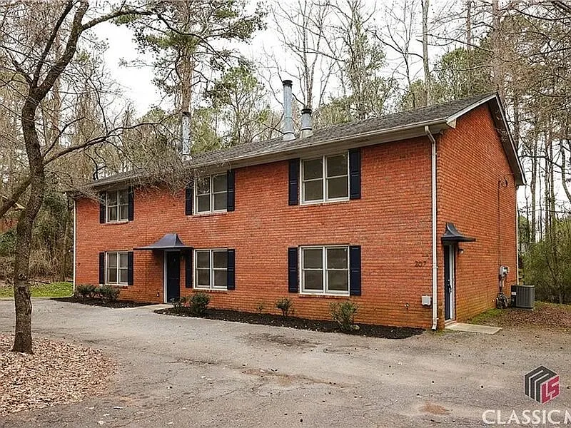 207 Highland Park Dr