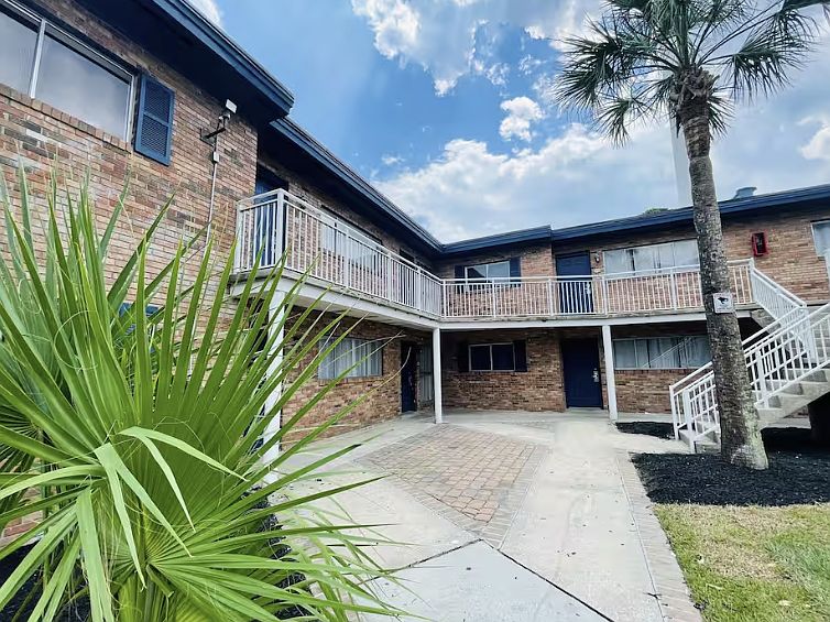 1st image of 2200 Cassandra Ln #12