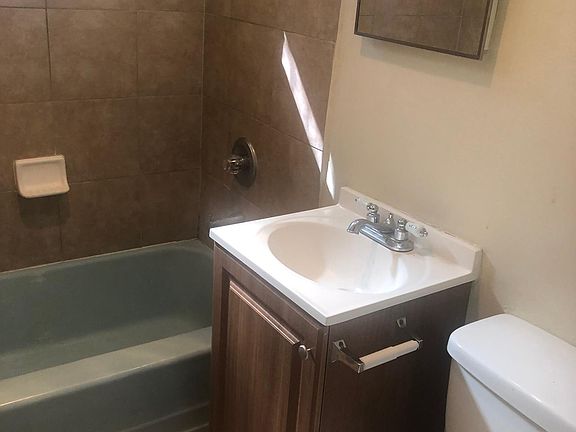 4th image of 4181 Hamilton St