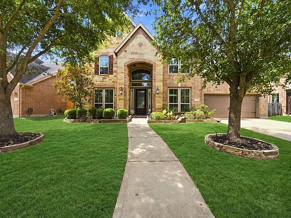 2nd image of 3923 Pebble Heights Ln