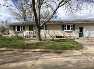 301 15th Ave, Camanche, IA 52730