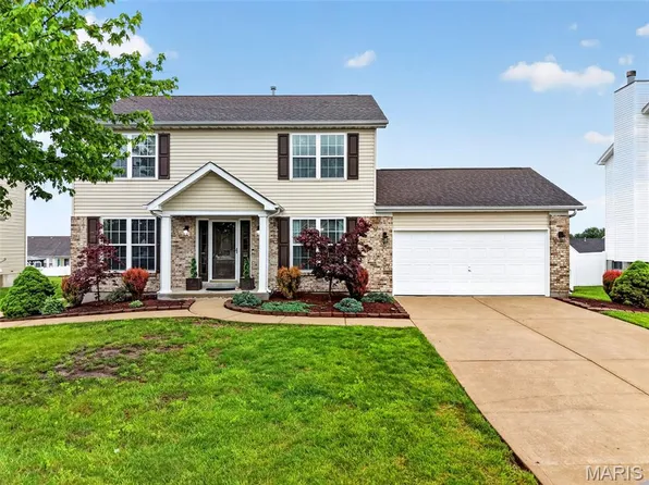 1170 Sunny Ridge Dr, O'Fallon, MO 63366