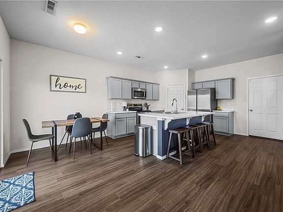 5th image of 827 E Sparrow Cir