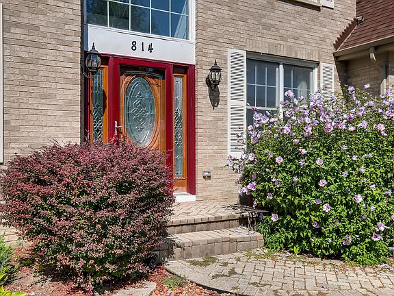 2nd image of 814 Lakeland Dr