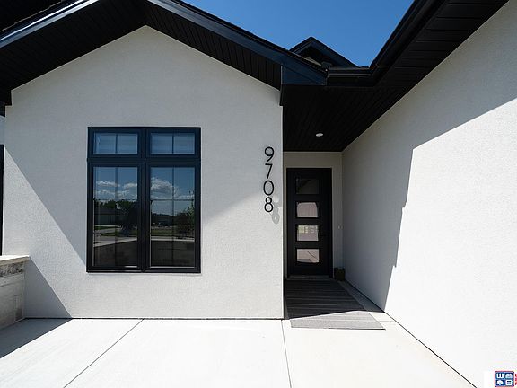 2nd image of 9708 Hillcrest Trl