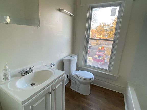 5th image of 2118 Sullivant Ave #2120