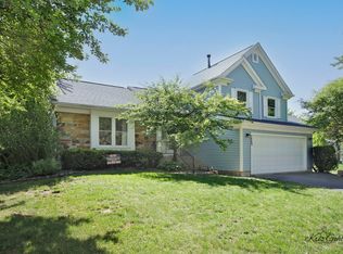 1521 Quaker Hollow Ct S, Buffalo Grove, IL 60089