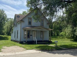 918 2nd St SE, Valley City, ND 58072