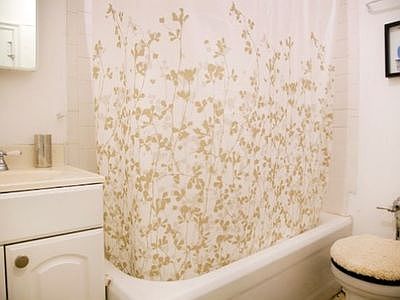 3rd image of 305 E 44th St APT 2C