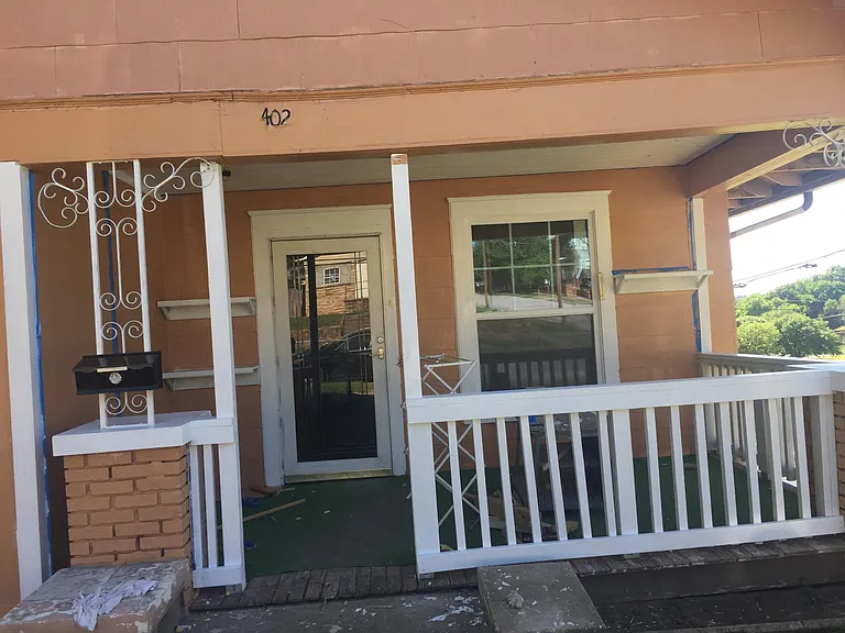 402 S Phoenix Ave — Photo 14