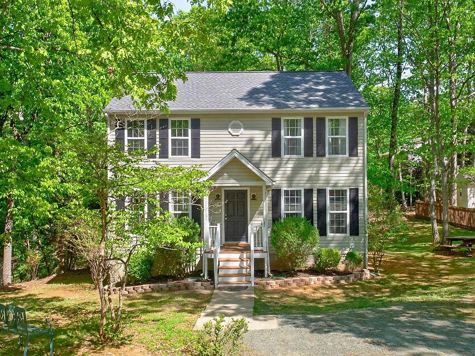 1st image of 27 Marwood Dr
