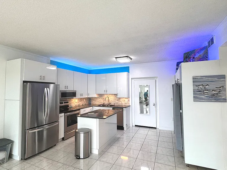 825 Bayshore Dr — Photo 5