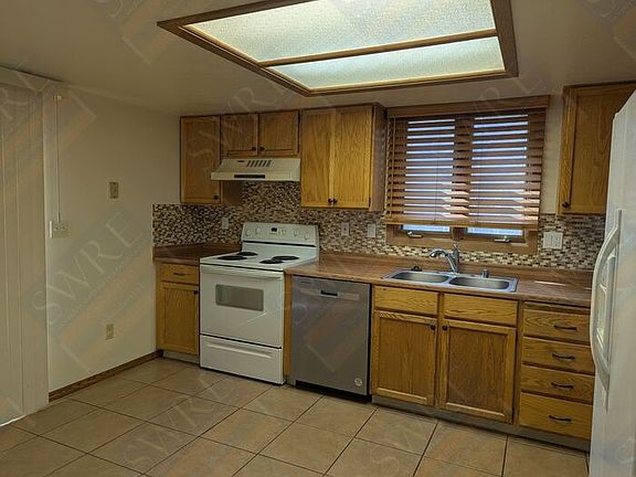 5th image of 104A College Ct