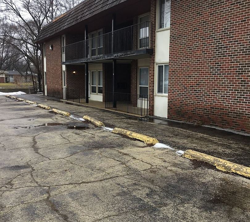 1st image of 2415 Paradise Blvd APT 16