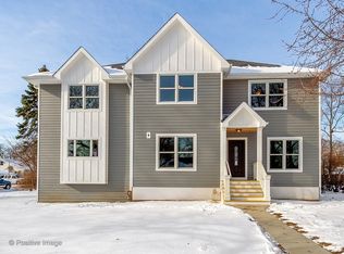 118 Hiawatha Dr, Clarendon Hills, IL 60514